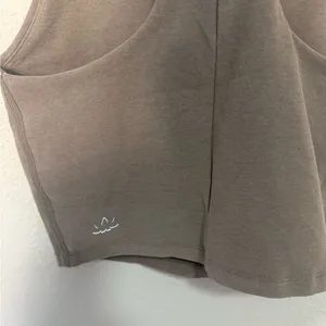 Beyond Yoga Spacedye Refocus Cropped Tank with Shelf Bra Birch Heather Beige XS thumbnail 6