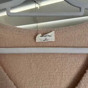 Aritzia Wilfred Relaxed V-Neck Sweater Beige pink XXS thumbnail 4