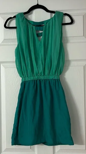 Anna Grace Super cute dress thumbnail 1