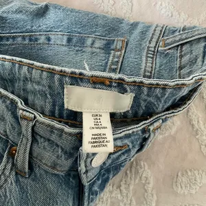 H&M high waist wide leg jean thumbnail 4