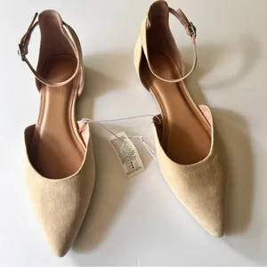 Old Navy Women's Pointy Toe Low Heel Ankle Strap Flats Desert Floor Sz 8 thumbnail 6