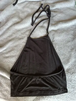 Boohoo Backless Crop Top thumbnail 2
