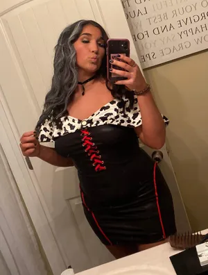 Cruella Halloween Costume thumbnail 1