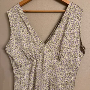 NASTY GAL Ditsy Floral Printed Satin‎ Midi Dress thumbnail 6