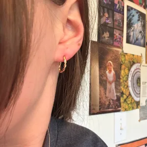 Twisted gold hoop earrings H&M thumbnail 3