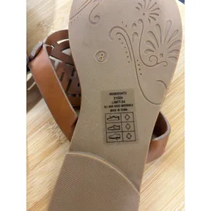Pierre Dumas Thong Sandal Size 8 Limit-24 Cognac Brown Gold Medallion Flat thumbnail 7