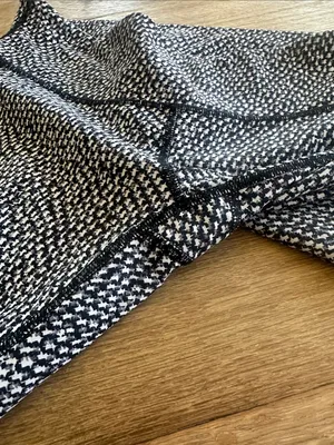 Lululemon‎ patterned black white and gray Capri pants size 10 thumbnail 2