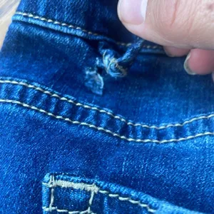 🩷 3/$18 met Hera skinny distressed jeans dark blue denim thumbnail 4