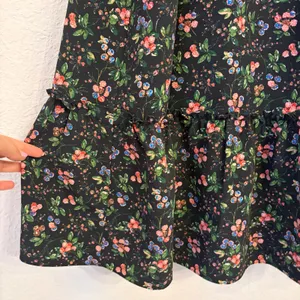 Hill House Home Louisa Nap Dress S Berry Crepe Smocked Floral Midi Tiered Black thumbnail 6