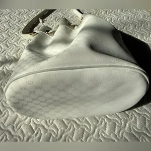 GUCCI | Vintage Ophidia Elegant White Bucket Bag thumbnail 4