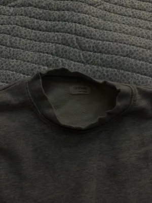 Aritzia community crew neck thumbnail 2