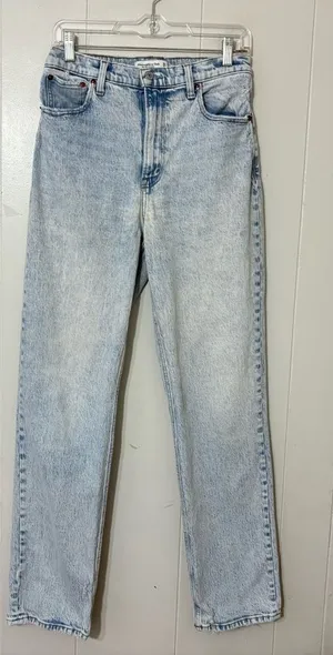 Abercrombie & Fitch 90s Straight Ultra High Rise Jeans Light Wash 28 6 thumbnail 1