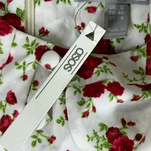 ASOS Design Floral Puff Sleeve Babydoll Mini Dress White Red Rose US 8 NEW thumbnail 3