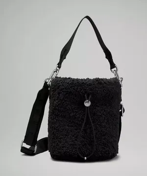 Lululemon NWT Crossbody Fleece Bucket Bag 2.5L thumbnail 1