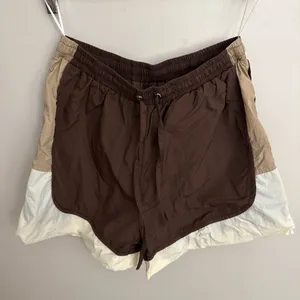 Brown Colorblock Athletic Shorts Size L thumbnail 1