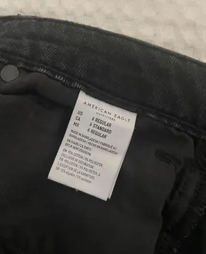 American Eagle Outfitters Ripped Highest Waist Mom Jeans thumbnail 3