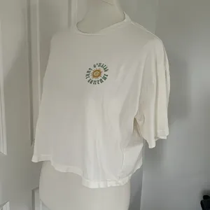 Cute White O’Neill Surf Crop Tee thumbnail 2