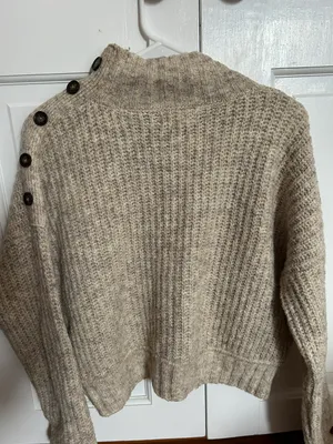 Sweater thumbnail 3