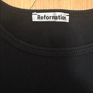 Reformation Black Cropped Ribbed Baby Tee Sz S thumbnail 4