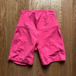 Lululemon Align High-Rise Short 6"
Lip Gloss thumbnail 2