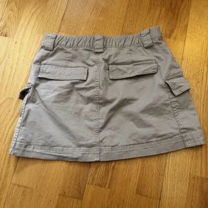 Abercrombie & Fitch Cargo Mini Skirt Beige S EUC Utility Chic Street Preppy Y2K thumbnail 2