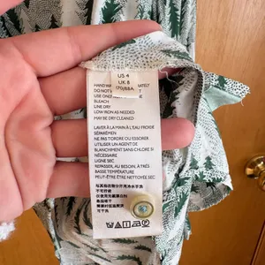 Maeve Anthropologie Blouse Women 4 Green Pine Tree‎ Forest Print Ruffle V-Neck thumbnail 5
