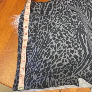 COPY - Animal print cotton shorts size lg thumbnail 2