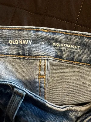 Old Navy High-Rise Shorts thumbnail 3