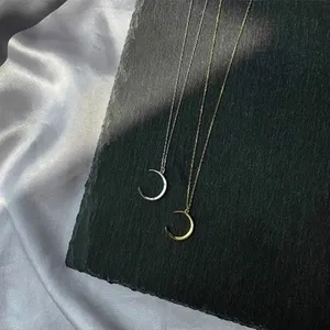 Boutique NWT Crescent Moon Necklace | Yellow‎ Gold Filled thumbnail 7