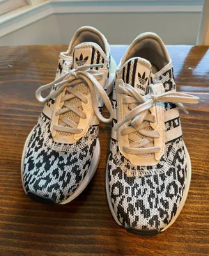Adidas Swift Runs thumbnail 2