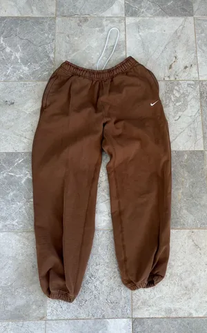 Brown Nike sweats  thumbnail 1