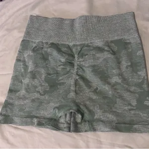 Butt scrunch shorts Green thumbnail 2