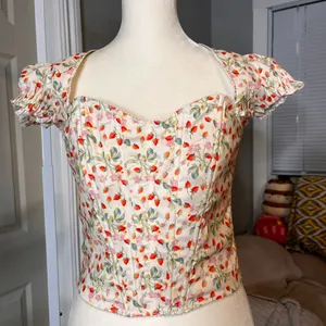 Victoria's Secret Strawberry Floral Puff Sleeve Corset Top Size M thumbnail 2