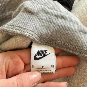Nike Women's Grey Joggers-tracksuits thumbnail 4