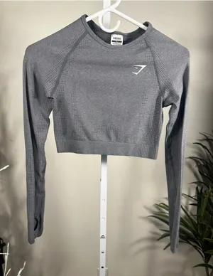 P150. Gymshark Women's Gray Seamless Long-Sleeve Crop Top thumbnail 1