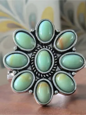 Women’s Gorgeous Vintage Design Stainless Steel Flower Design Ring - Size 7 thumbnail 5