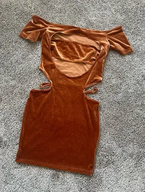 Tic Toc Off-Shoulder Cutout Velvet Mini Dress in Rust thumbnail 1