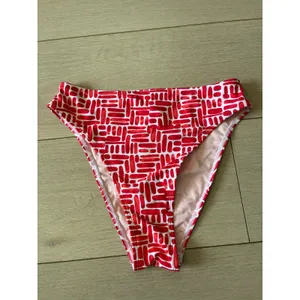 Cupshe Red White Geometric Underwire High Waisted Bikini Set Size S thumbnail 3