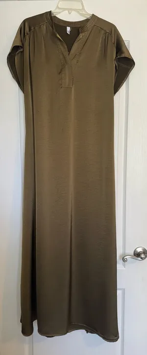 Glam olive green silky tie waist short sleeve maxi dress with side slits thumbnail 2