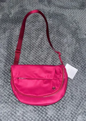 Lululemon purse thumbnail 1