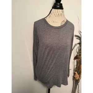 Lululemon Heathered Grey Open Back Crossover Long Sleeve Top Womens‎ Size 68 thumbnail 2