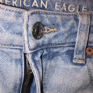 American eagle MOM straight jean shorts distressed size 8 thumbnail 2