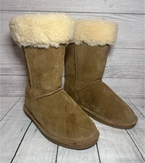 Bearpaw Women's Tall Brown Suede Boots! Size 9 sherpa-lined, casual, fashion thumbnail 1
