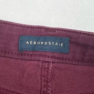Aeropostale Burgundy High Waisted Midi 3” Inseam Soft Stretch Denim Shorts Sz 6 thumbnail 2