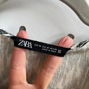 Zara Mini Dress Womens Medium‎ Black White Boho Embroidered V-Neck Ikat Babydoll thumbnail 7