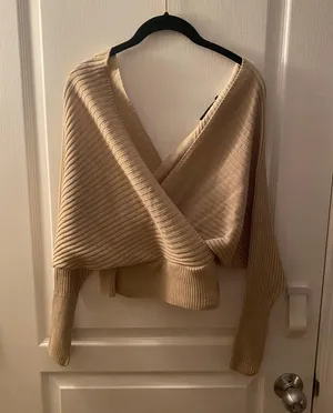 Sweater thumbnail 1