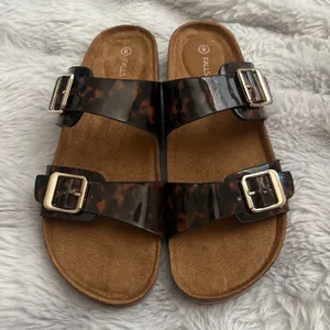 Falls Creek Slide Sandals thumbnail 1