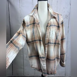Old Navy Boyfriend Shirt Button Down Women’s Sz L Flannel Beige Cream Plaid thumbnail 2