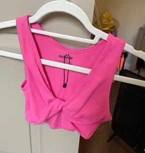 Crop Top thumbnail 1
