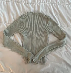 Brandy Melville Milena Sweater thumbnail 2